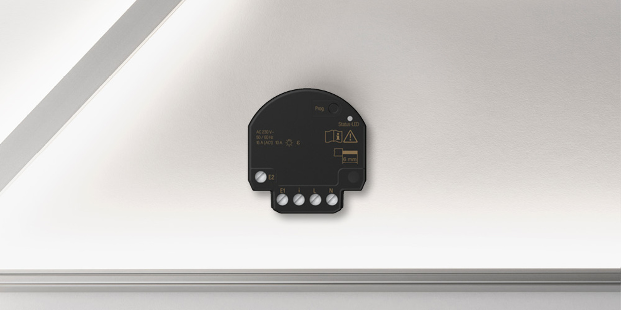 JUNG HOME Jalousieaktor Mini bei Elektro Ruths Installationen GmbH in Mühltal